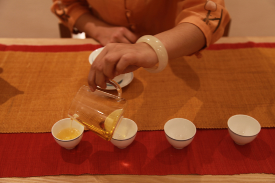茶艺师泡茶技巧,茶楼茶叶店茶艺师培训技巧